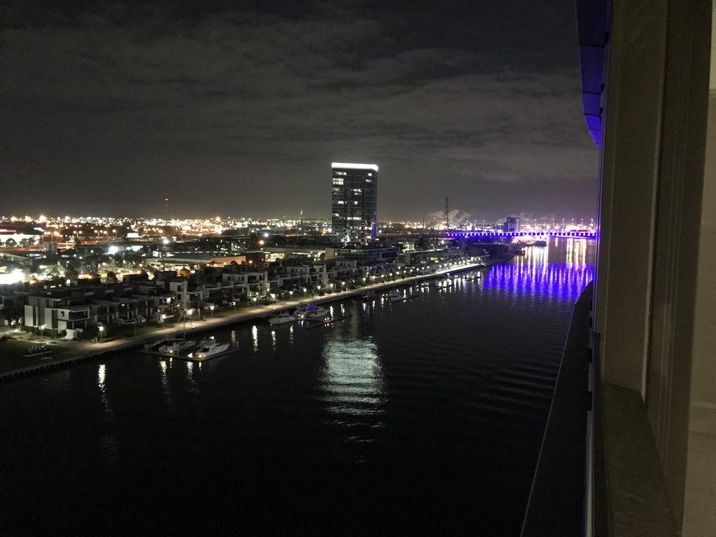 Melbourne Private Apartments - Collins Street Waterfront, Docklands Екстериор снимка